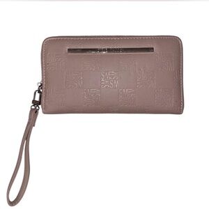 light pink steve madden wristlet wallet